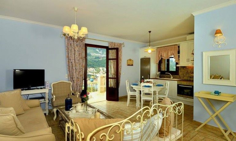 AdAstra Ithaca Luxury Suites