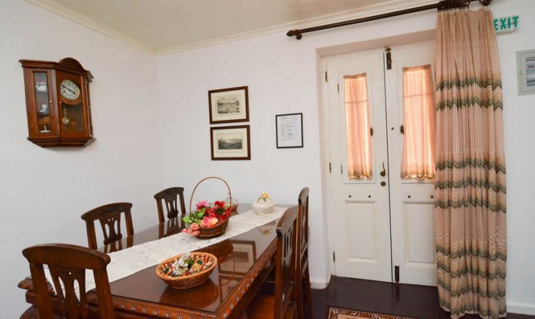 Erigonis Simiris House