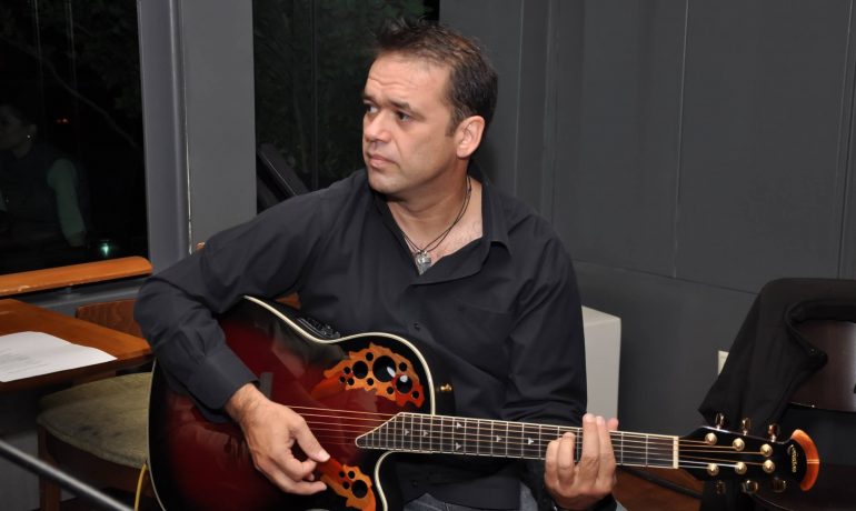 Mnistires – Vangelis Mihalatos